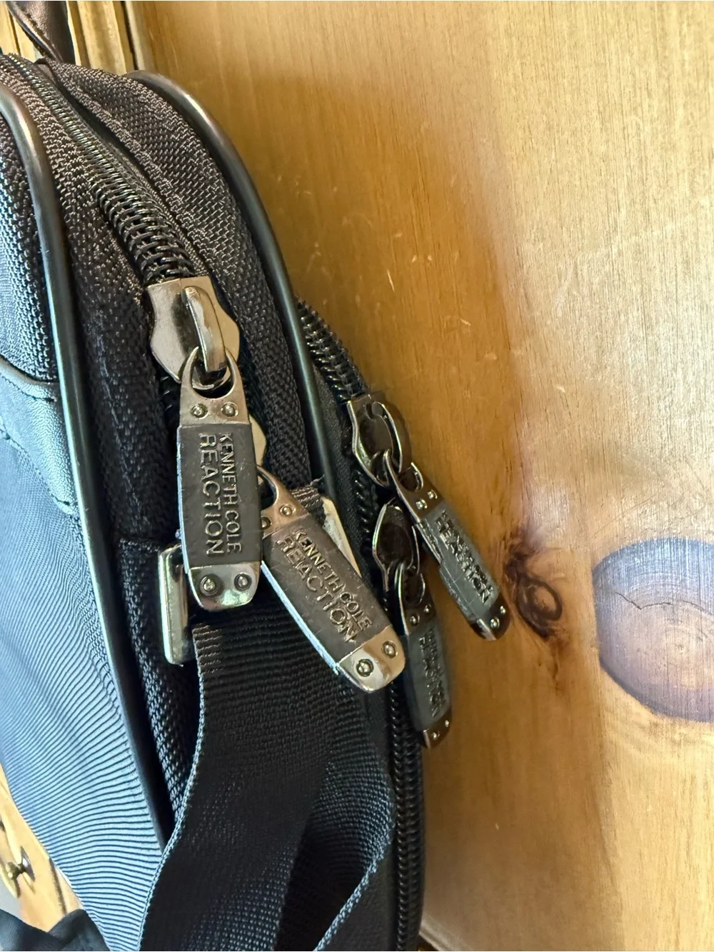 Kenneth Cole Reaction Black Men's Briefcase with Shoulder Strap